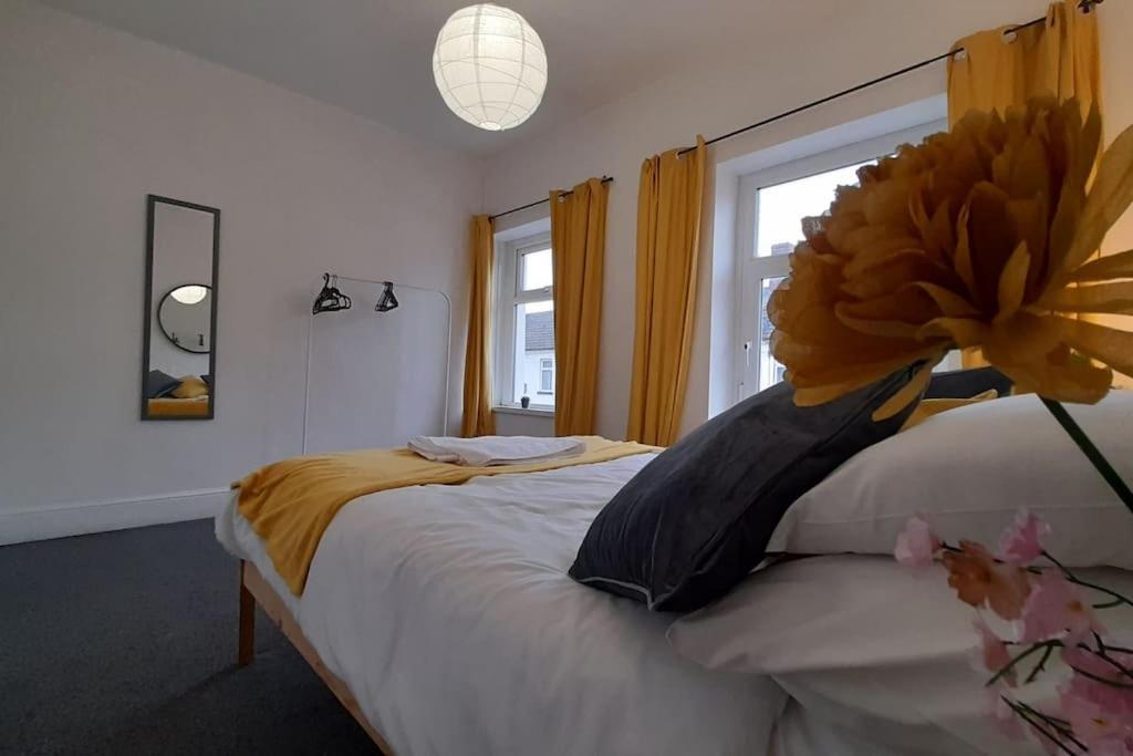 Spacious 4 Bedroom, Free Netflix, Central Location Cardiff Exterior photo