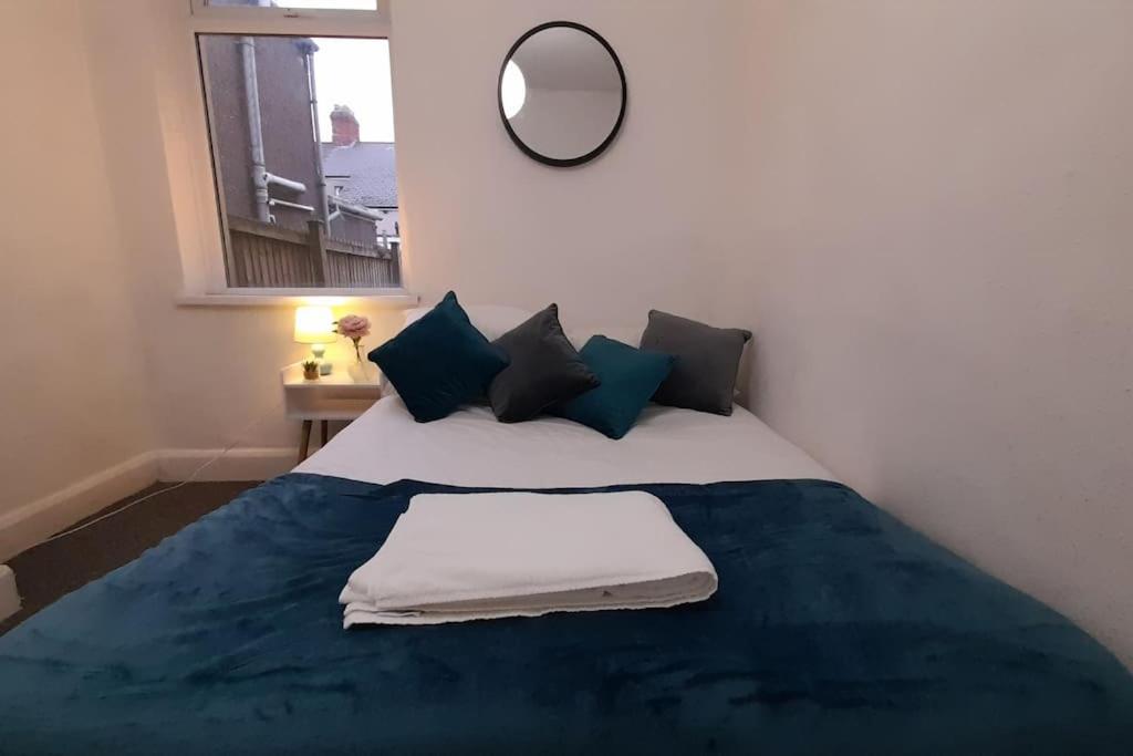 Spacious 4 Bedroom, Free Netflix, Central Location Cardiff Exterior photo