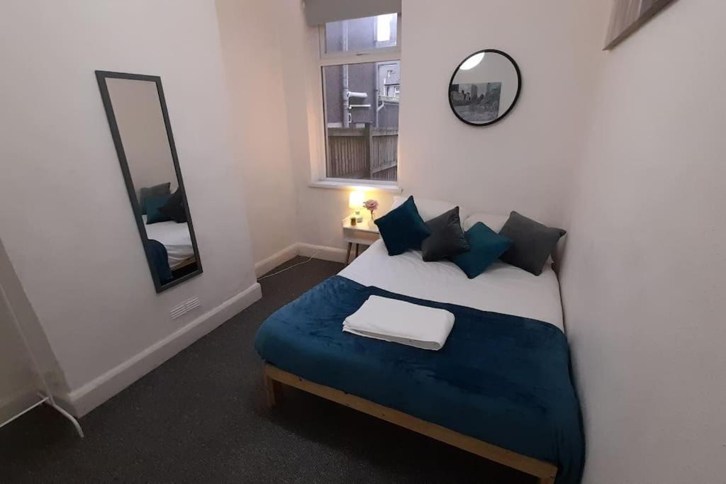 Spacious 4 Bedroom, Free Netflix, Central Location Cardiff Exterior photo
